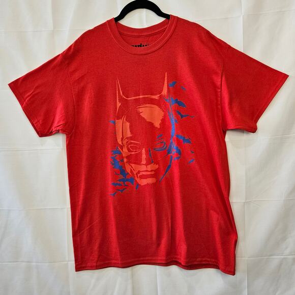 Batman Graphic Red Short Sleeve Shirt Size Large - Picture 1 of 6